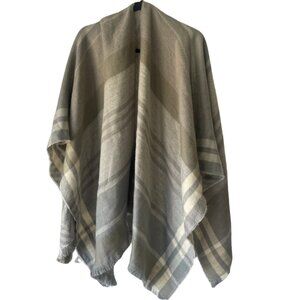 No Brand Needed Gray and White Plaid Sweater Shawl Wrap OS